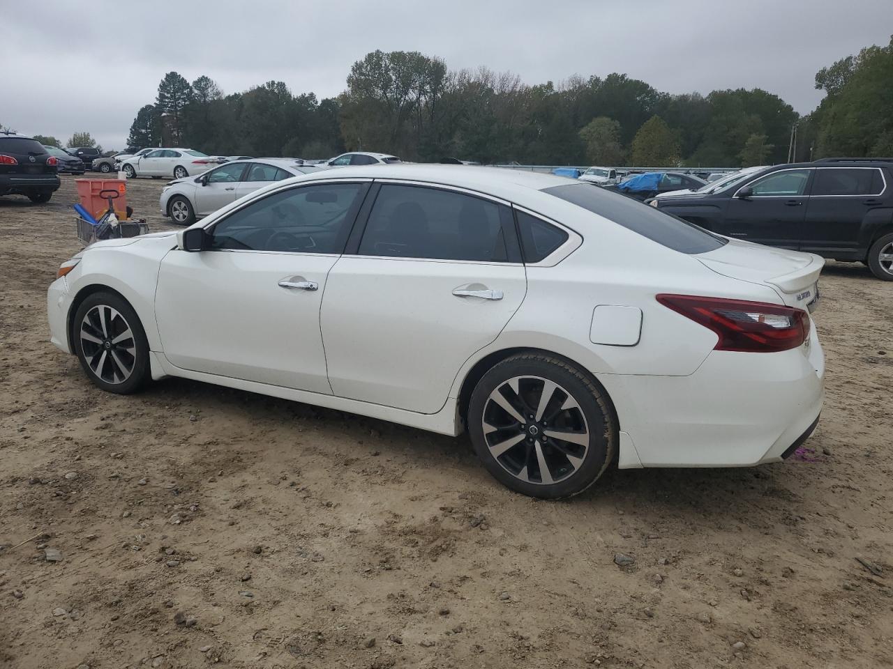 2018 Nissan Altima VIN 1N4AL3AP8JC250665 Copart auction photo, front end / minor dent/scratches damage thumbnail 2