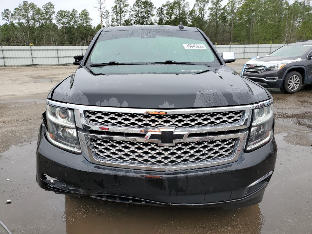2018 Chevrolet Suburban VIN 1GNSCJKC0JR226427 Copart auction photo, front end / rear end damage thumbnail 5