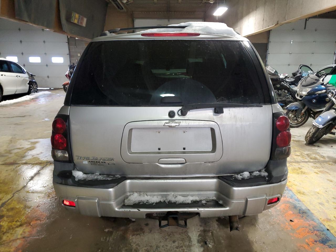 2008 Chevrolet TrailBlazer VIN 1GNDT13S88210443 Copart auction photo, front end / mechanical damage thumbnail 6
