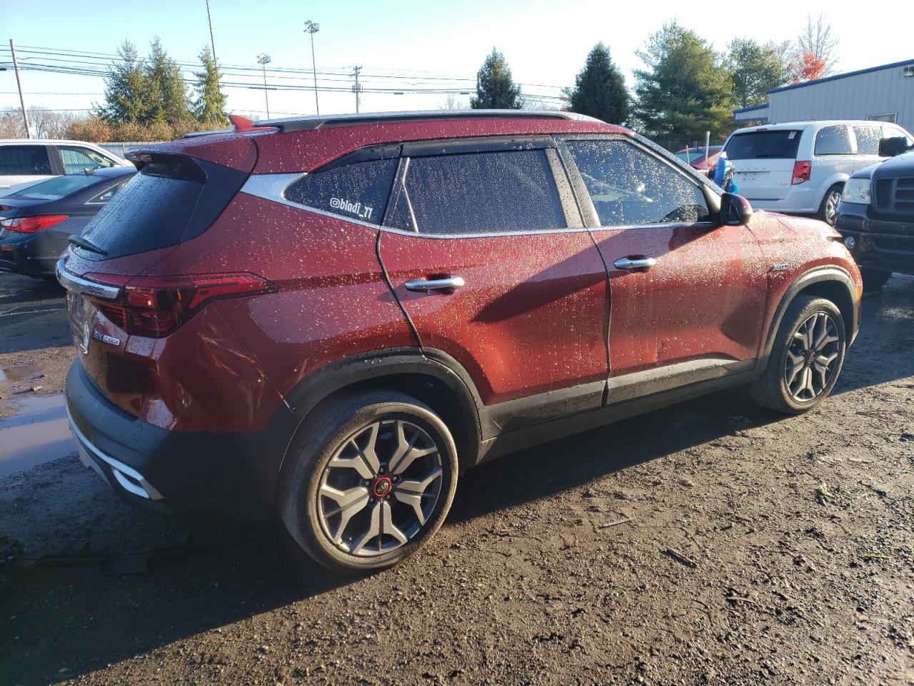 2021 KIA Seltos VIN KNDETCA22M7152521 Copart auction photo, front end / minor dent/scratches damage thumbnail 3