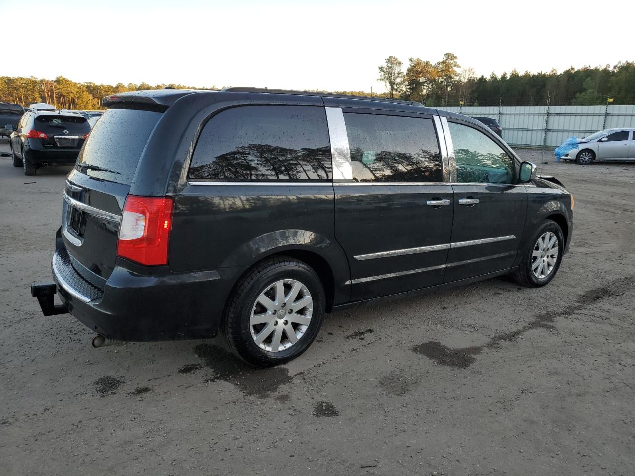 2012 Chrysler Town & Country VIN 2C4RC1BG1CR252462 Copart auction photo, front end damage thumbnail 3