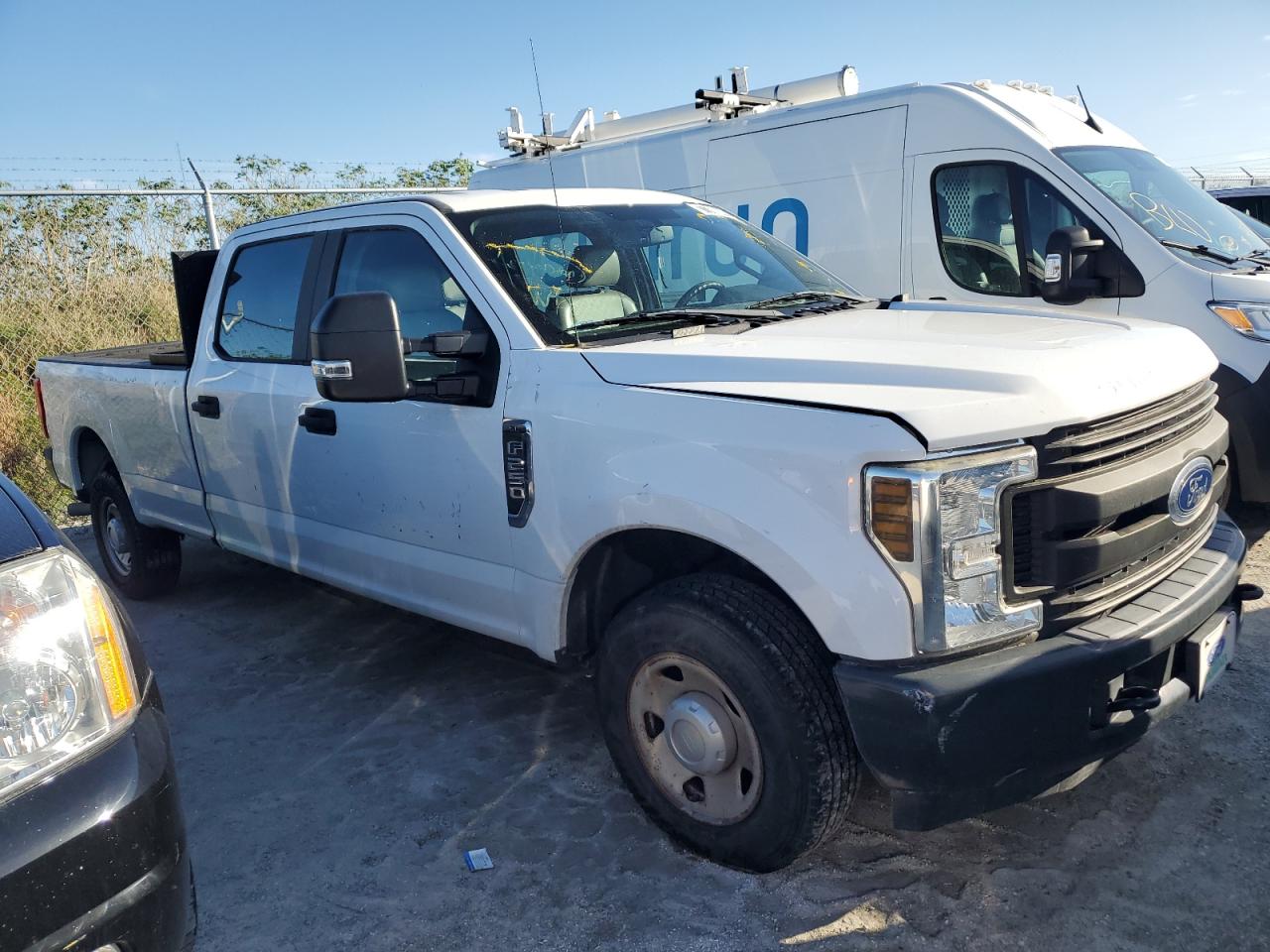 2019 Ford F250 VIN 1FT7W2A65KED85069 Copart auction photo, water/flood / minor dent/scratches damage thumbnail 4