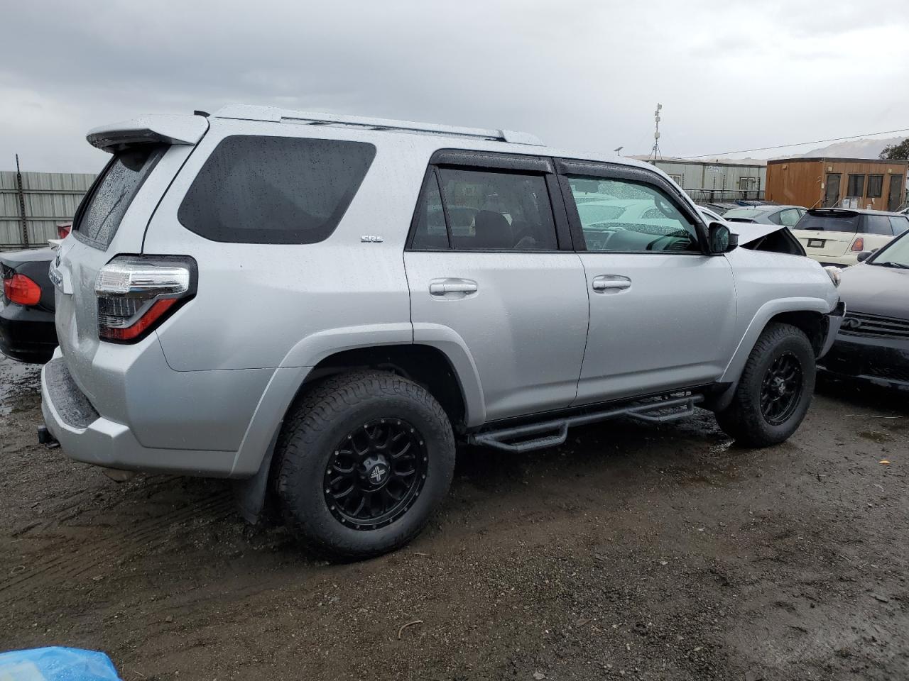 2018 Toyota 4Runner VIN JTEBU5JRXJ5565850 Copart auction photo, front end damage thumbnail 3