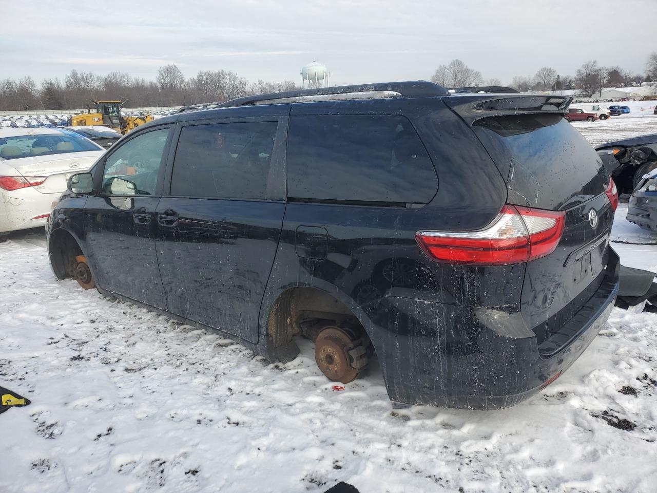 2016 Toyota Sienna VIN 5TDKK3DC0GS739305 Copart auction photo, front end / vandalism damage thumbnail 2