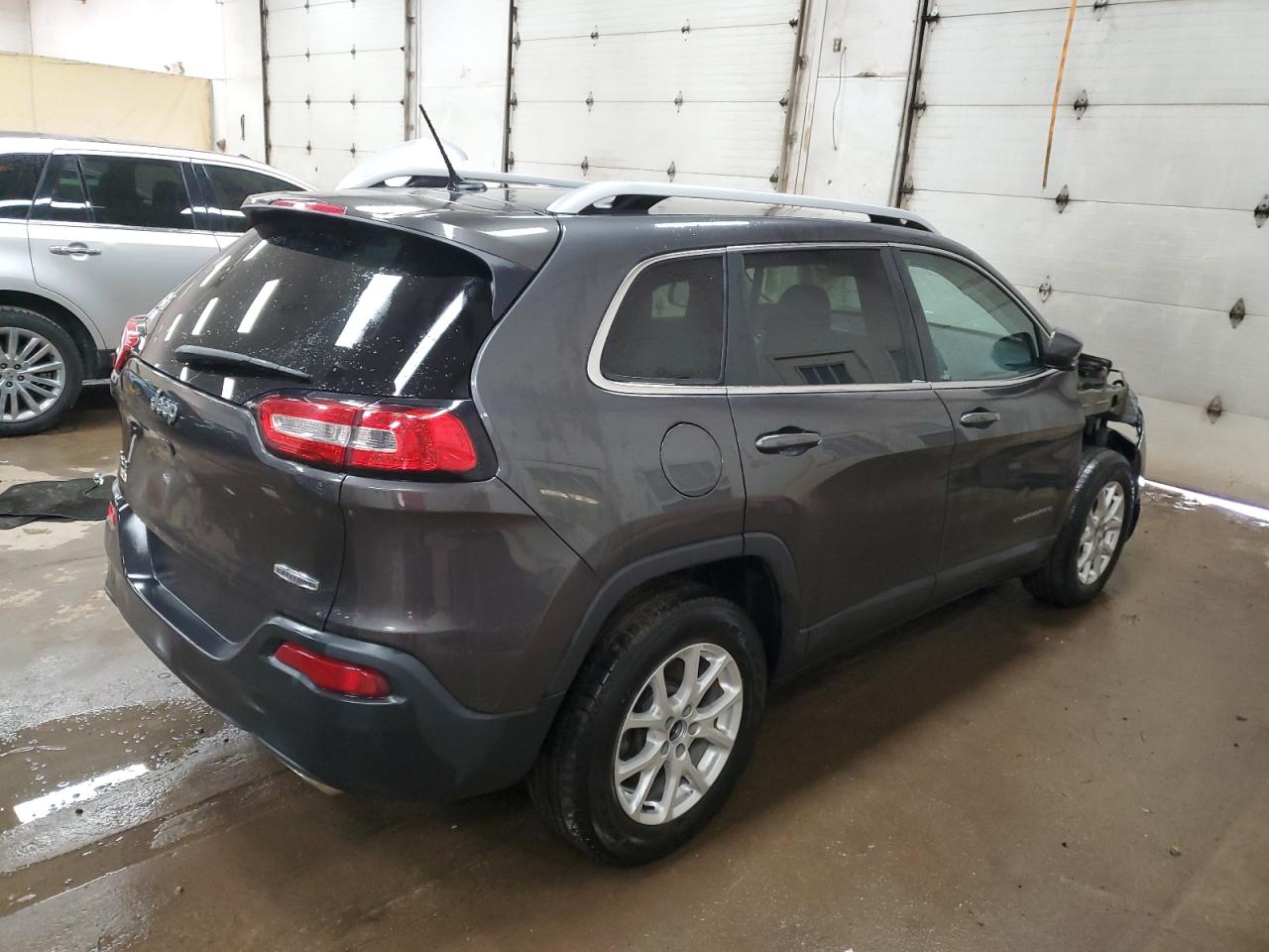 2015 Jeep Grand Cherokee VIN 1C4PJMCS7FW610953 Copart auction photo, front end / minor dent/scratches damage thumbnail 3