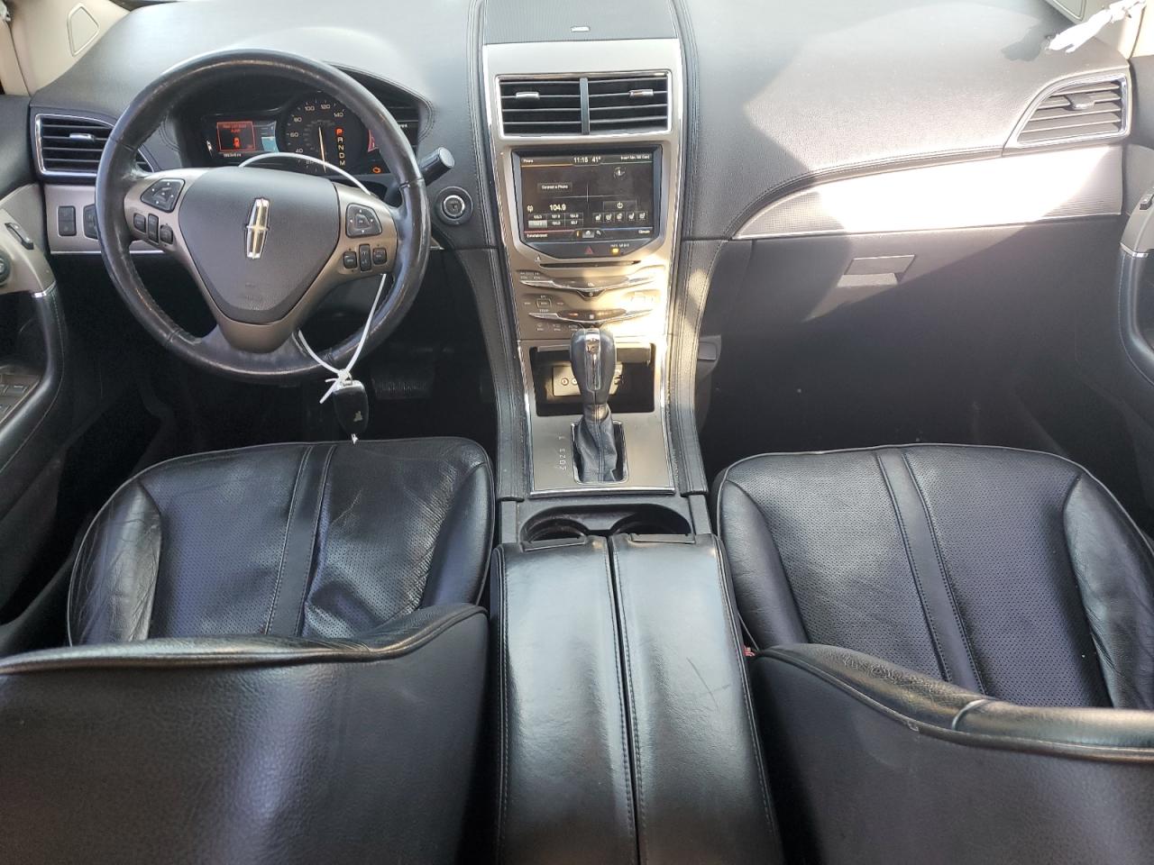 2011 Lincoln MKX VIN 2LMDJ8JKXBBJ25327 Copart auction photo, mechanical / side damage thumbnail 8
