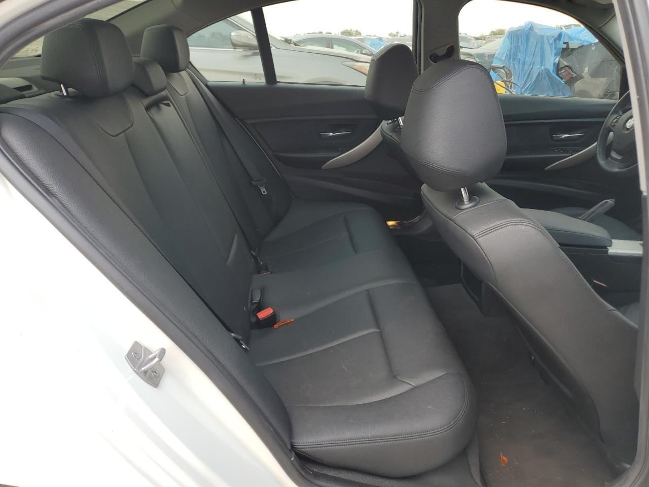 2015 BMW 3er VIN WBA3C3G5XFNT51076 Copart auction photo, front end / minor dent/scratches damage thumbnail 10