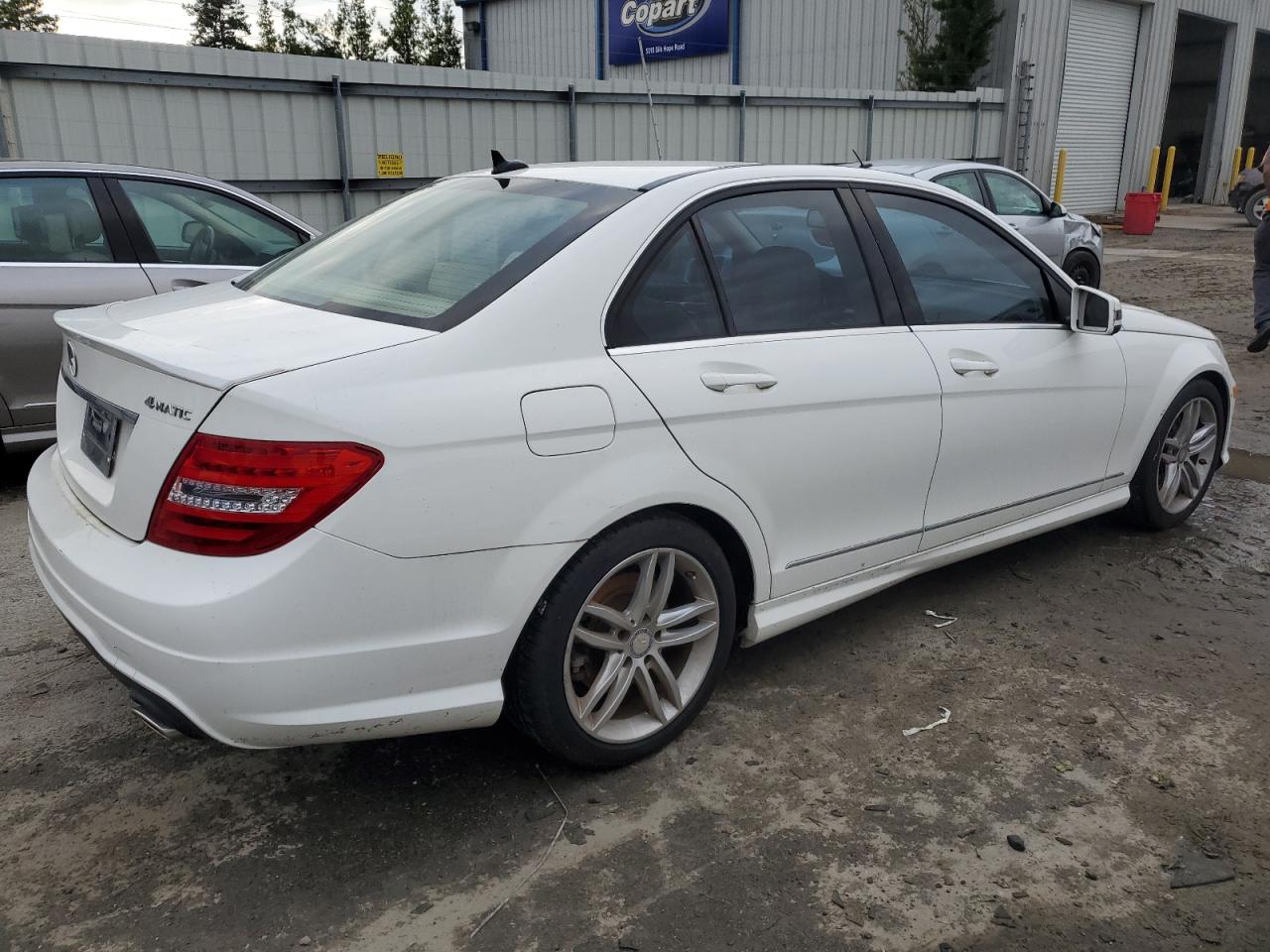 2014 Mercedes-Benz C-klasse VIN WDDGF8AB8EA933308 Copart auction photo, mechanical damage thumbnail 3