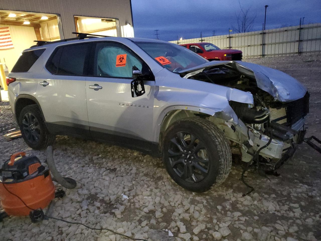 2019 Chevrolet Traverse VIN 1GNEVJKW4KJ270951 Copart auction photo, all over damage thumbnail 4