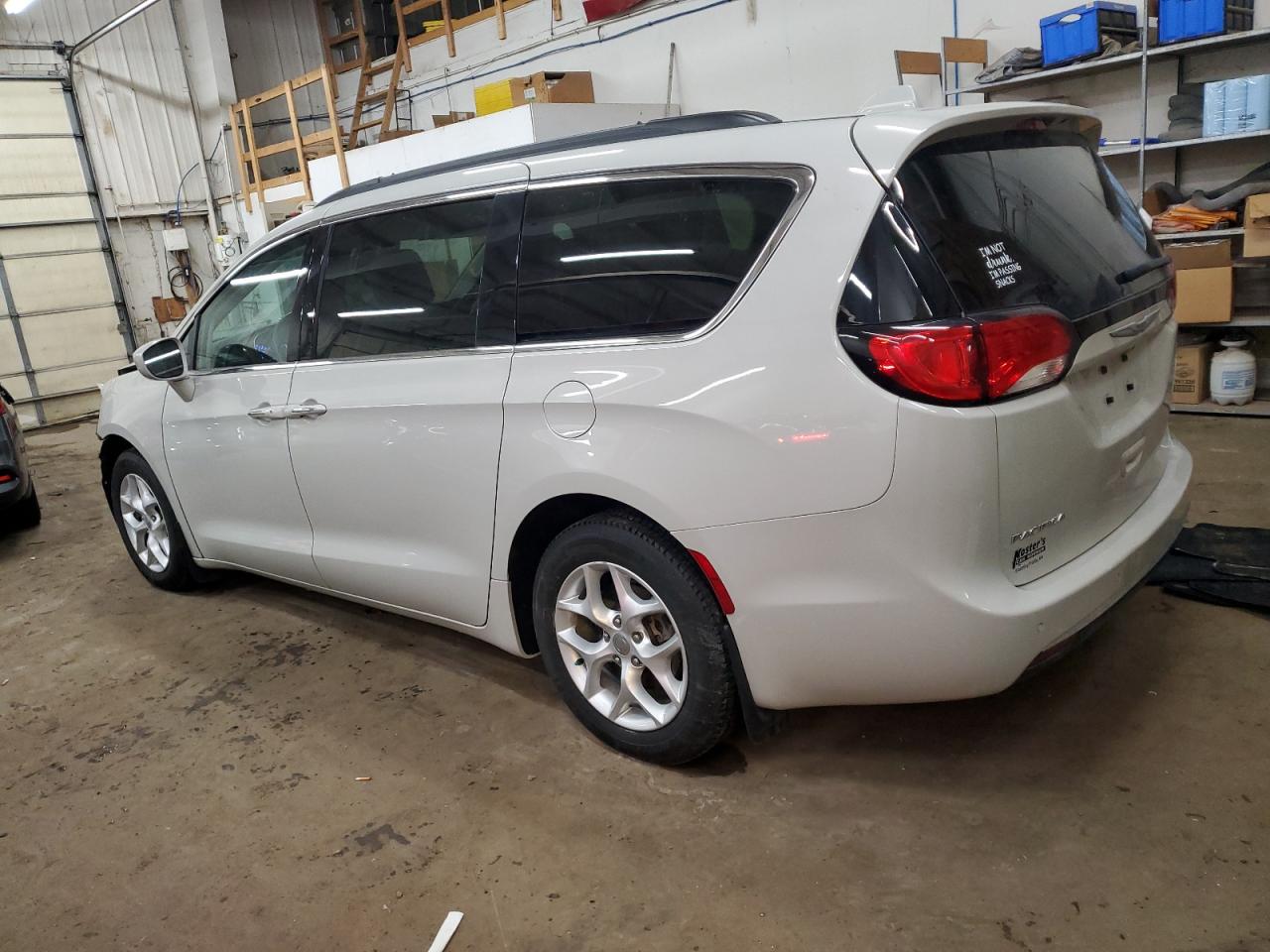 2017 Chrysler Pacifica VIN 2C4RC1BG2HR591870 Copart auction photo, front end damage thumbnail 2