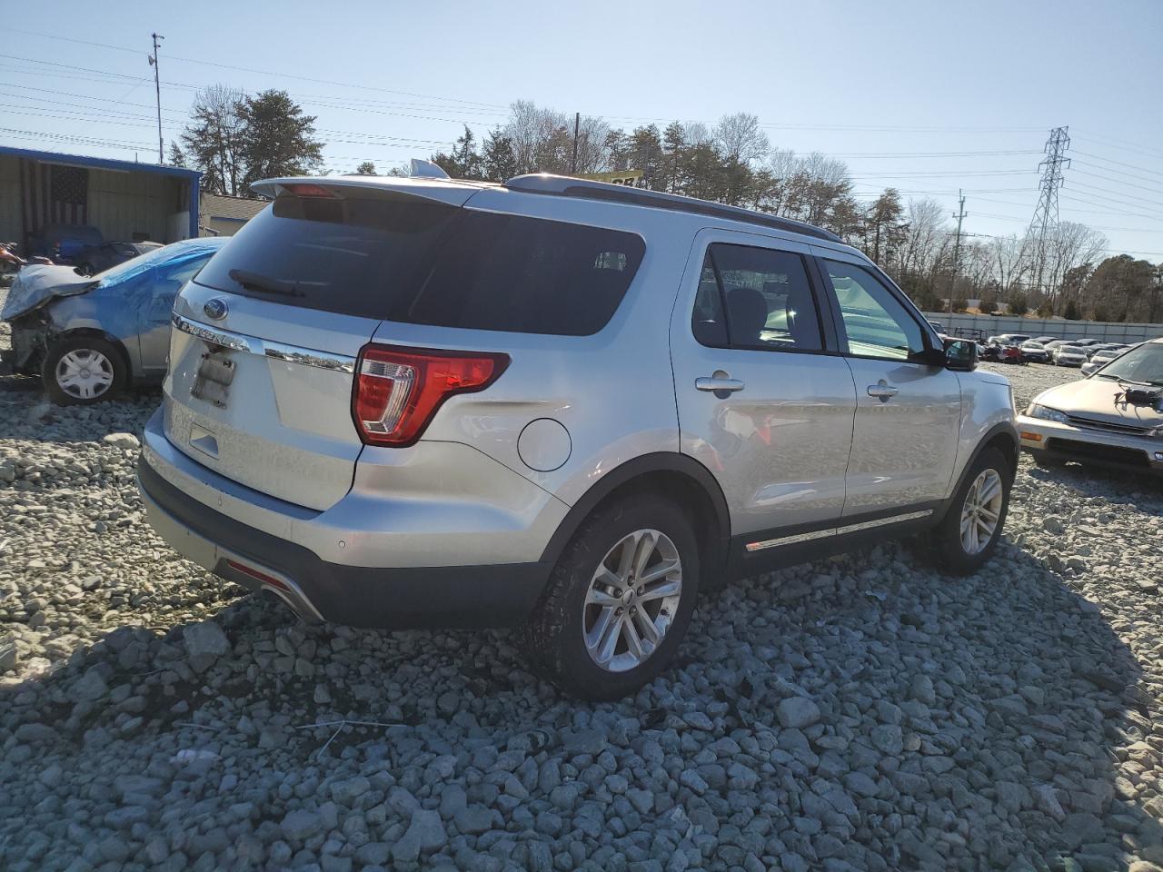 2017 Ford Explorer VIN 1FM5K7D81HGD77864 Copart auction photo, normal wear damage thumbnail 3