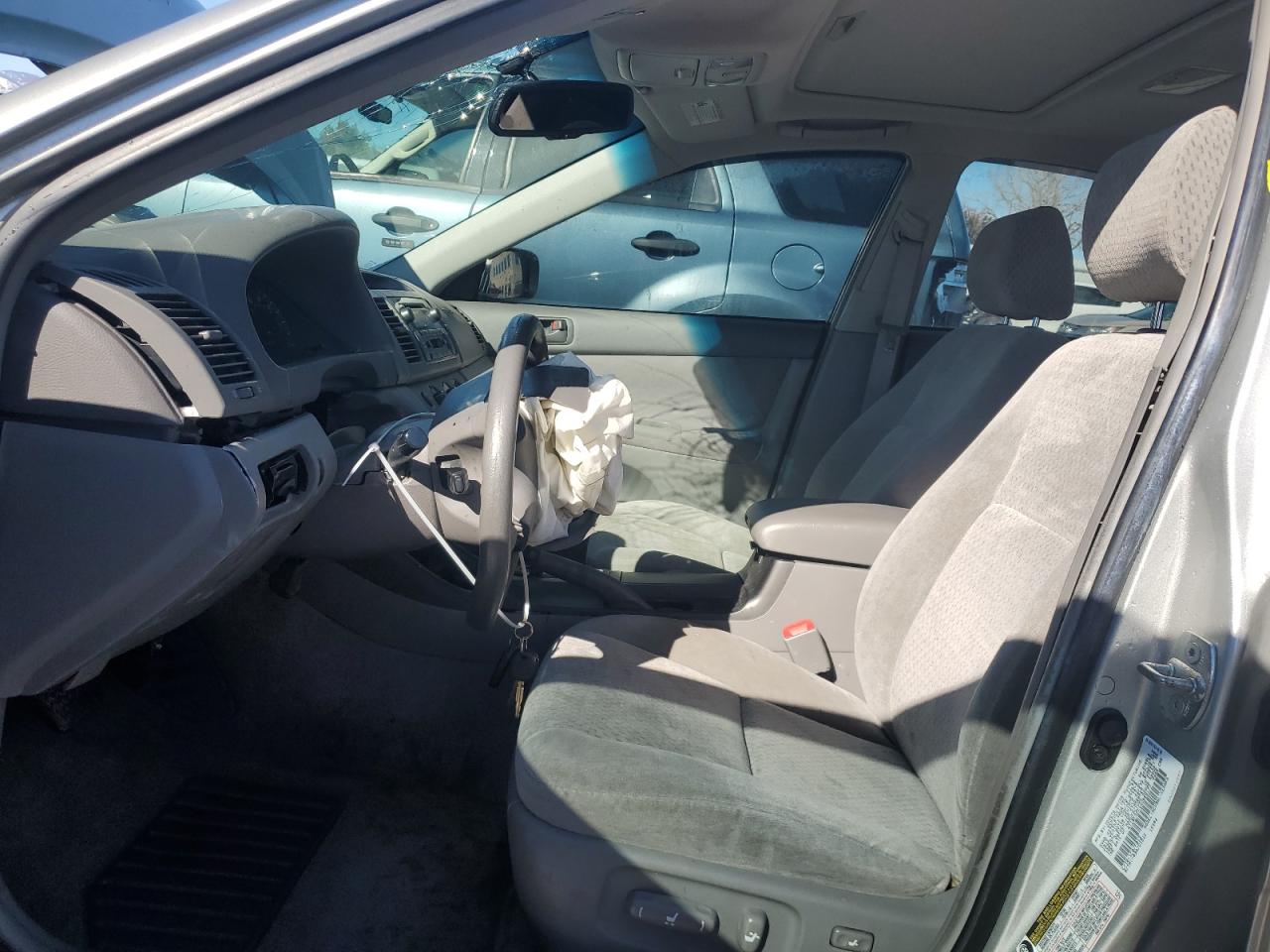 2004 Toyota Camry VIN 4T1BF32K14U068177 Copart auction photo, front end / vandalism damage thumbnail 7