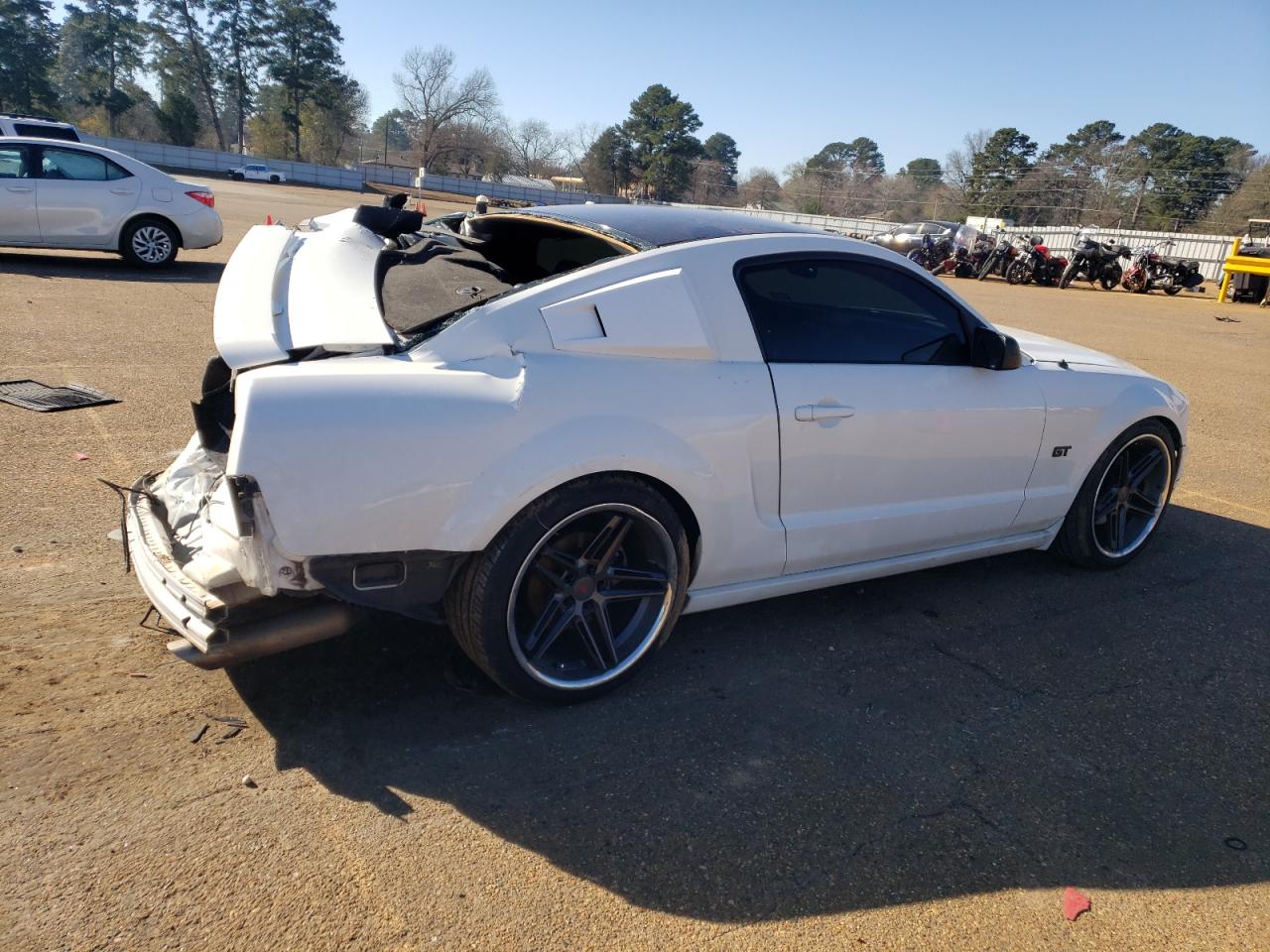 2008 Ford Mustang VIN 1ZVHT82H685131747 Copart auction photo, rear end / all over damage thumbnail 3