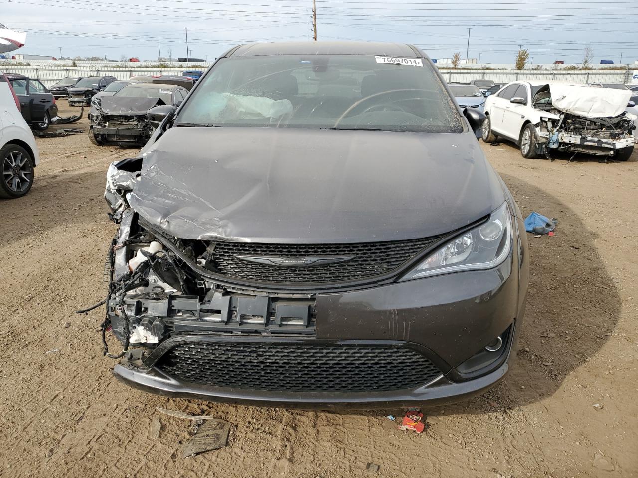 2020 Chrysler Pacifica VIN 2C4RC1FG4LR258637 Copart auction photo, front end damage thumbnail 5