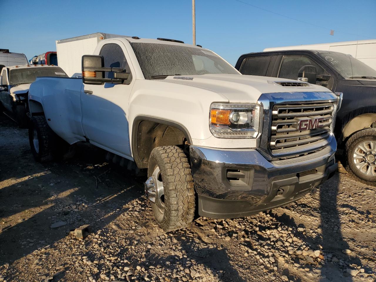 2018 GMC Sierra VIN 1GT32VCY5JZ204859 Copart auction photo, side / damage history damage thumbnail 4