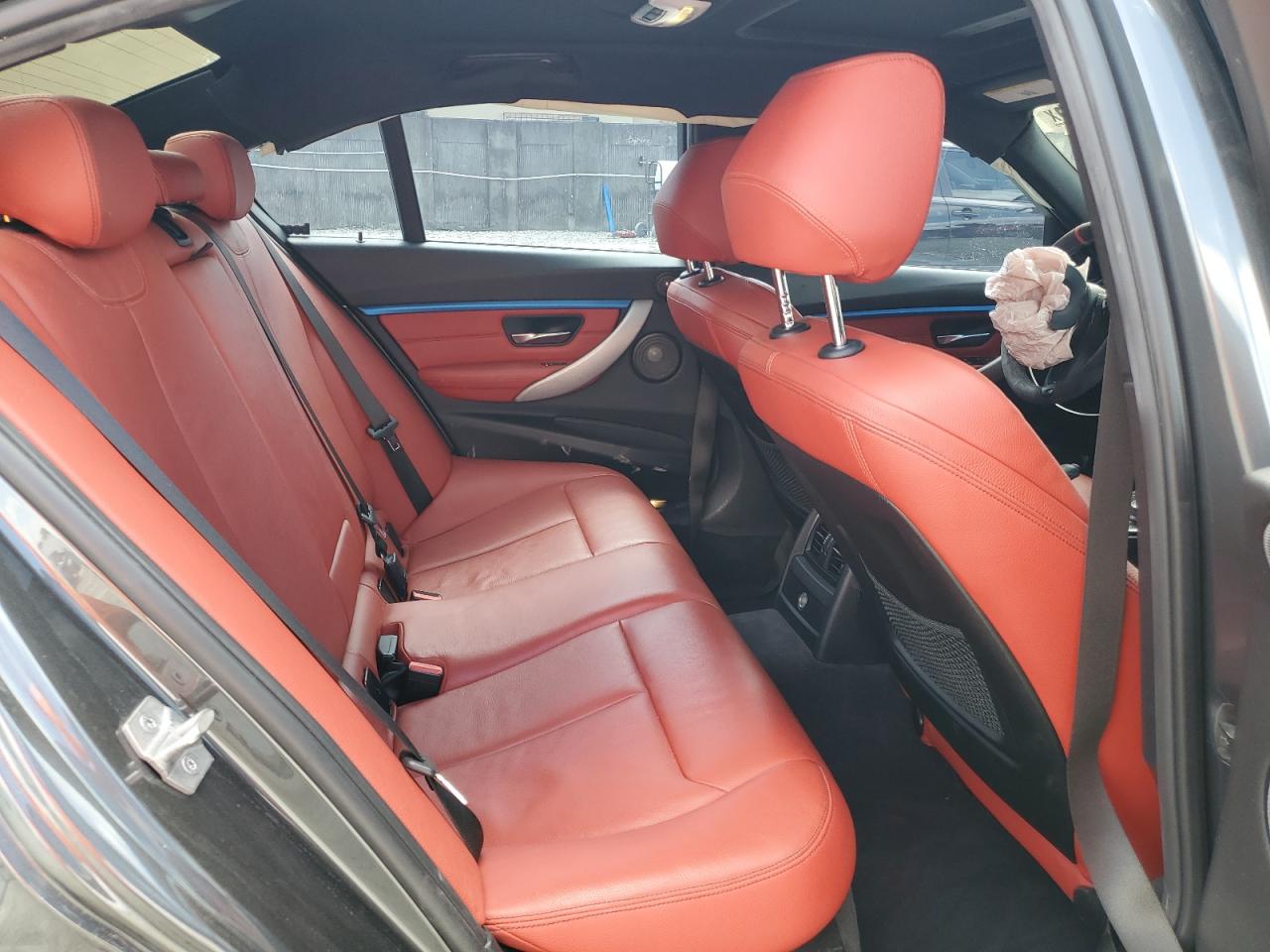 2018 BMW 3er VIN WBA8B3G50JNV00922 Copart auction photo, all over damage thumbnail 10