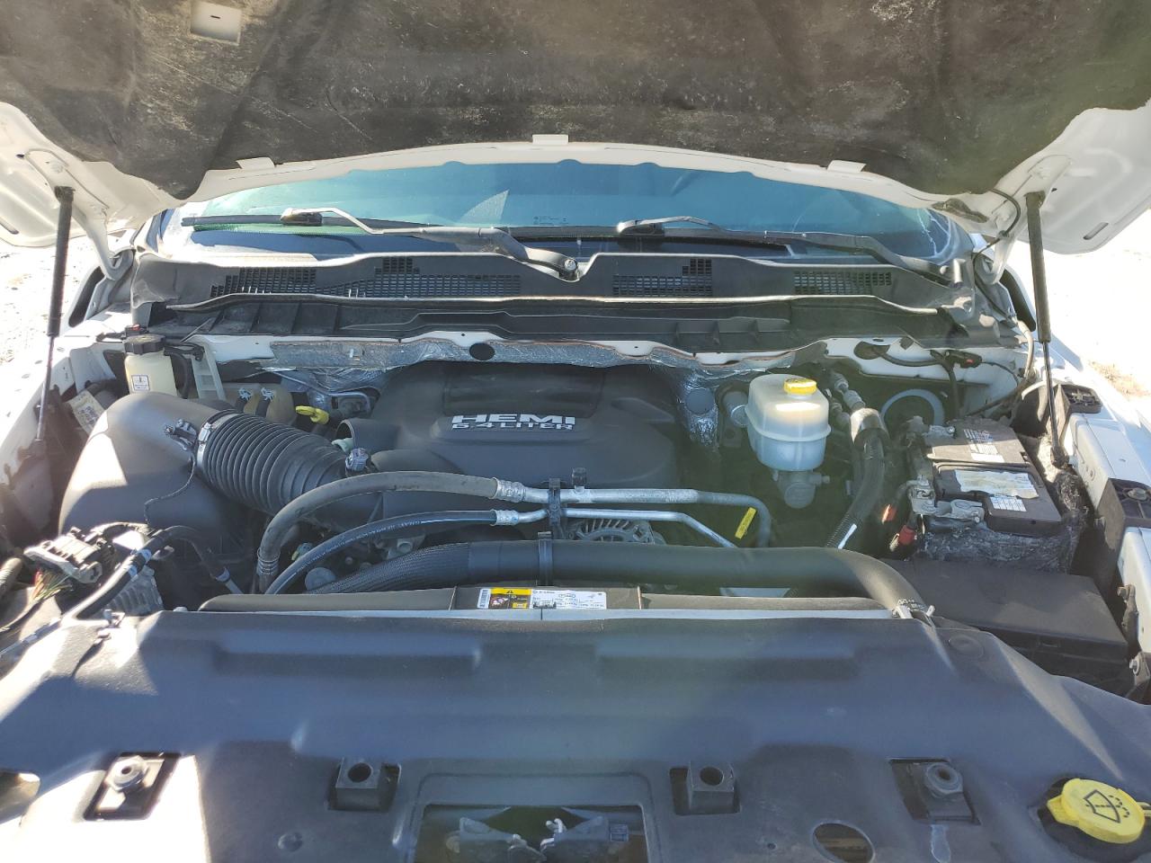 2015 RAM 3500 VIN 3C63R3GJ4FG622650 Copart auction photo, minor dent/scratches damage thumbnail 7