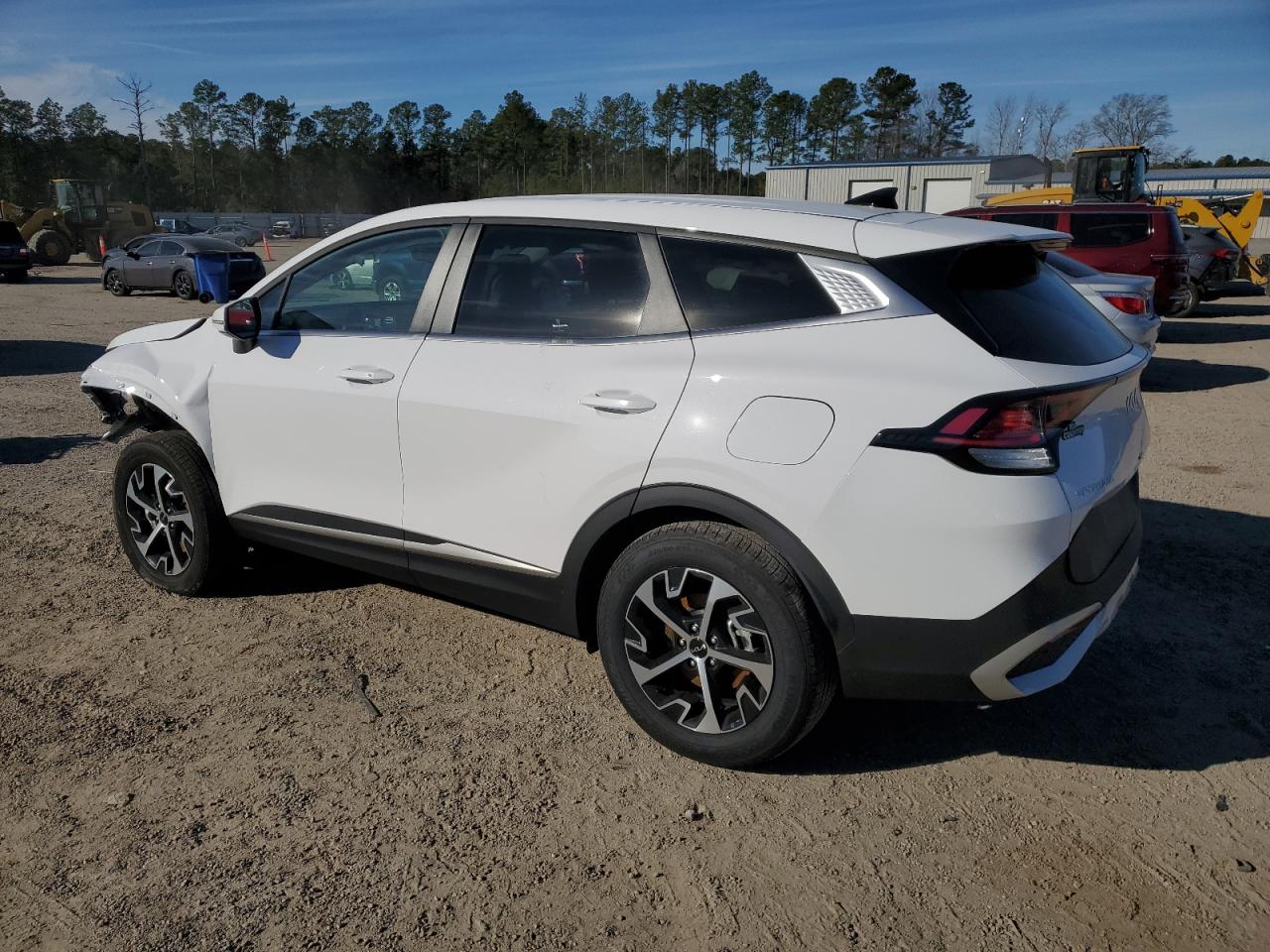 2025 KIA Sportage VIN 5XYK33DF5SG266143 Copart auction photo, front end / side damage thumbnail 2