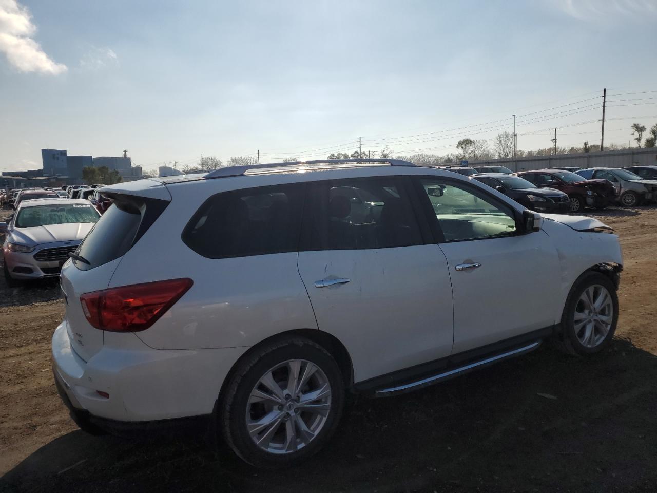 2019 Nissan Pathfinder VIN 5N1DR2MM5KC608853 Copart auction photo, front end damage thumbnail 3