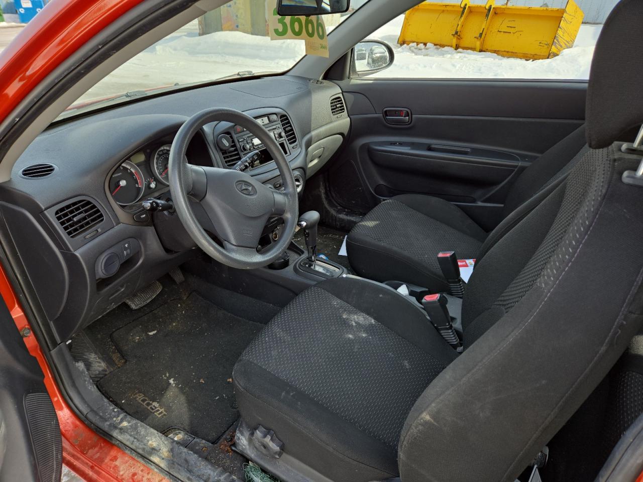 2009 Hyundai Accent VIN KMHCN35C29U134562 Copart auction photo, side / front end damage thumbnail 7