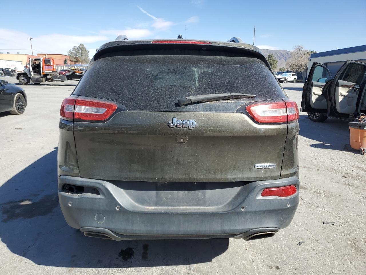 2015 Jeep Grand Cherokee VIN 1C4PJLCS6FW566230 Copart auction photo, minor dent/scratches damage thumbnail 6
