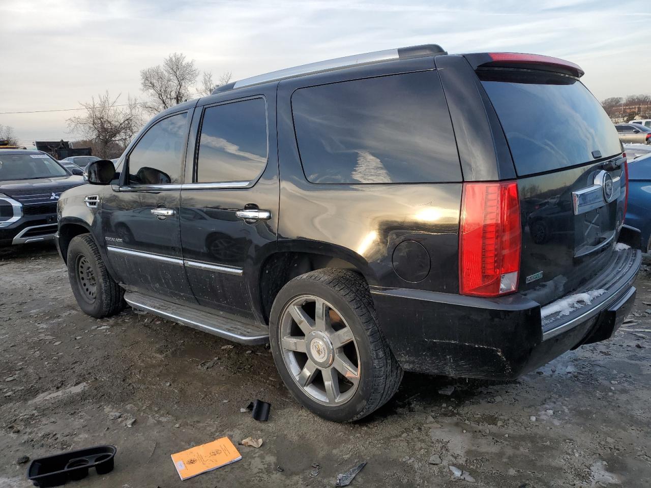 2010 Cadillac Escalade VIN 1GYUKBEF7AR271844 Copart auction photo, front end / side damage thumbnail 2