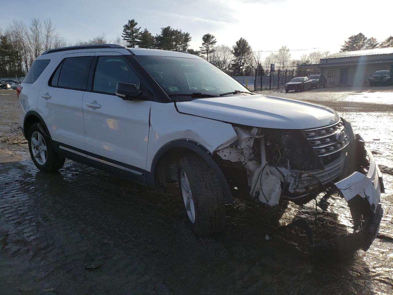 2016 Ford Explorer VIN 1FM5K8D81GGA41913 Copart auction photo, front end / minor dent/scratches damage thumbnail 4