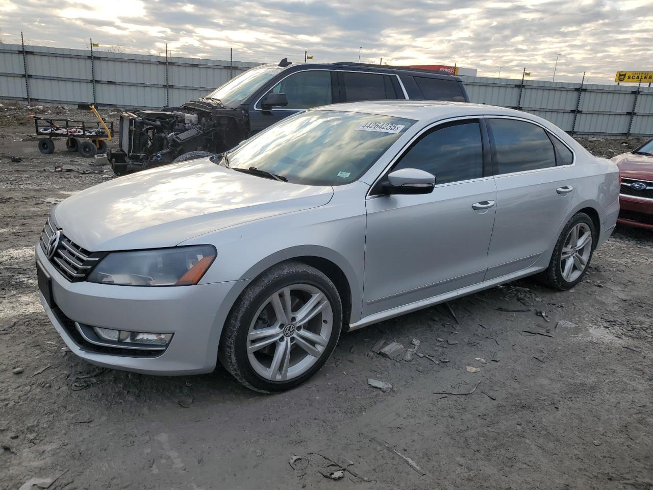 2015 Volkswagen Passat VIN 1VWCV7A39FC010210