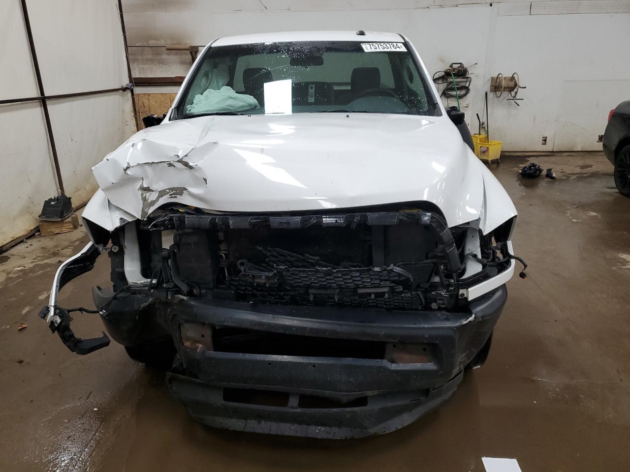 2017 RAM 2500 VIN 3C6LR4AT2HG667153 Copart auction photo, front end / minor dent/scratches damage thumbnail 5