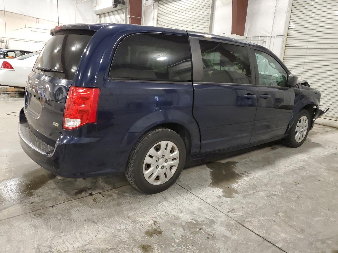 2016 Dodge Caravan VIN 2C4RDGBG7GR105844 Copart auction photo, front end damage thumbnail 3
