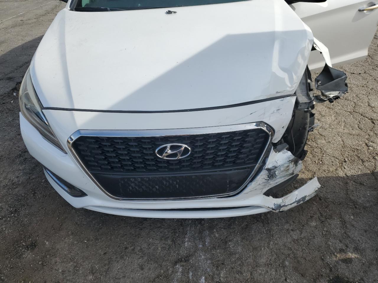 2016 Hyundai Sonata VIN KMHE24L15GA041994 Copart auction photo, front end / minor dent/scratches damage thumbnail 12