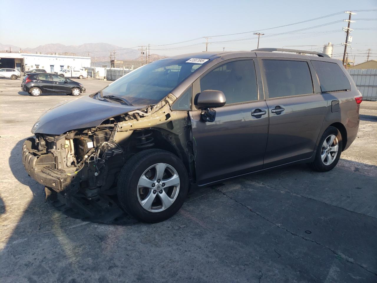 2017 Toyota Sienna VIN 5TDKZ3DC4HS786494