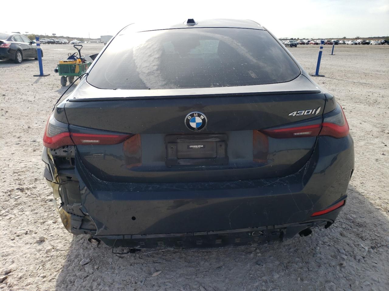 2022 BMW 4er VIN WBA63AV0XNFM60672 Copart auction photo, all over damage thumbnail 6