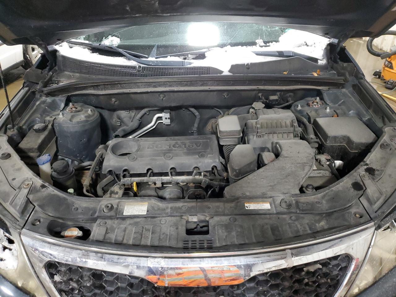 2011 KIA Sorento VIN 5XYKTCA14BG078741 Copart auction photo, vandalism / top/roof damage thumbnail 12