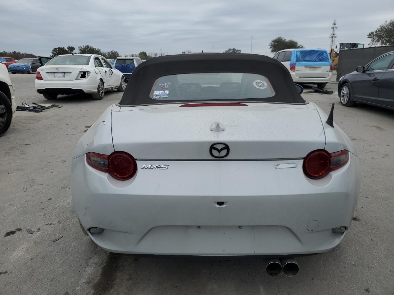 2019 Mazda MX-5 VIN JM1NDAD79K0311114 Copart auction photo, front end / minor dent/scratches damage thumbnail 6