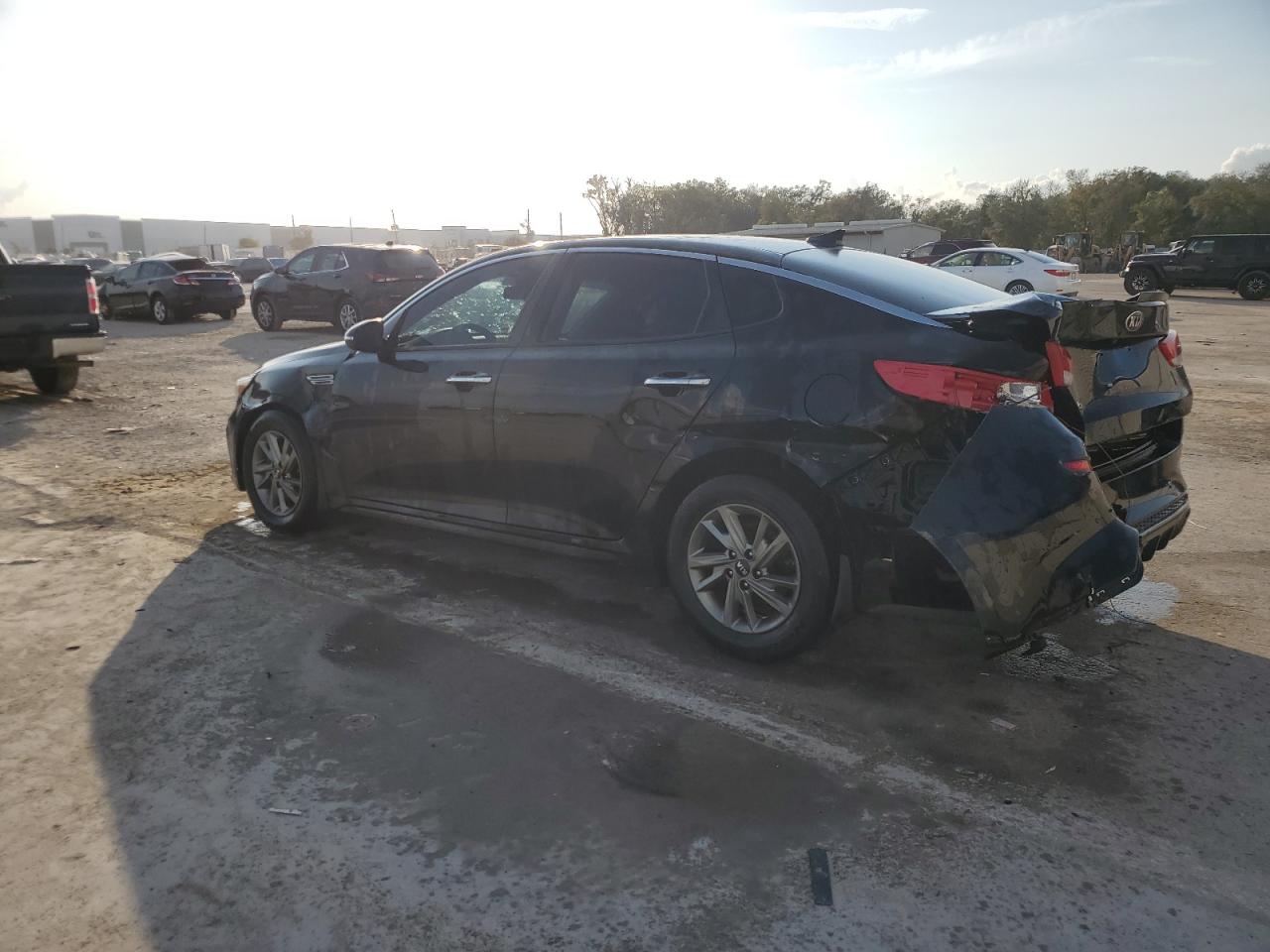 2019 KIA Optima VIN 5XXGT4L32KG330761 Copart auction photo, all over damage thumbnail 2