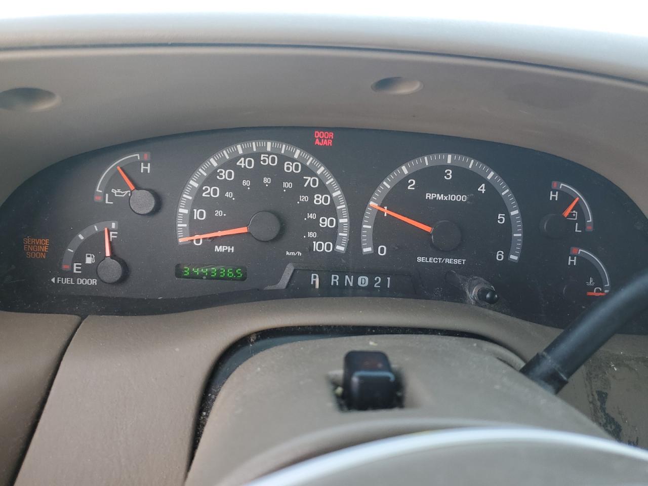 2001 Ford Expedition VIN 1FMRU15W91LB65913 Copart auction photo, rear end damage thumbnail 9