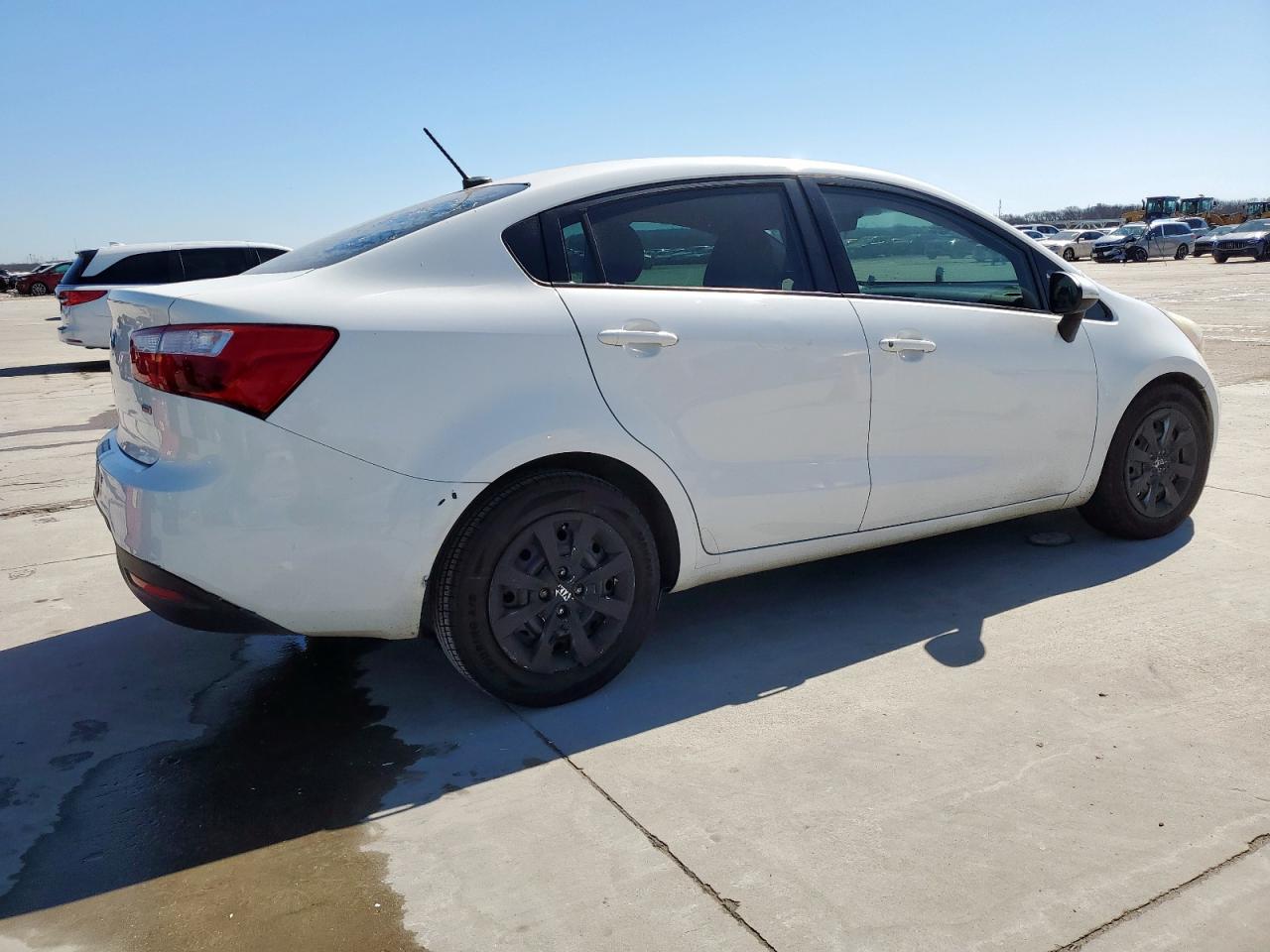 2015 KIA Rio VIN KNADM4A36F6502827 Copart auction photo, minor dent/scratches damage thumbnail 3