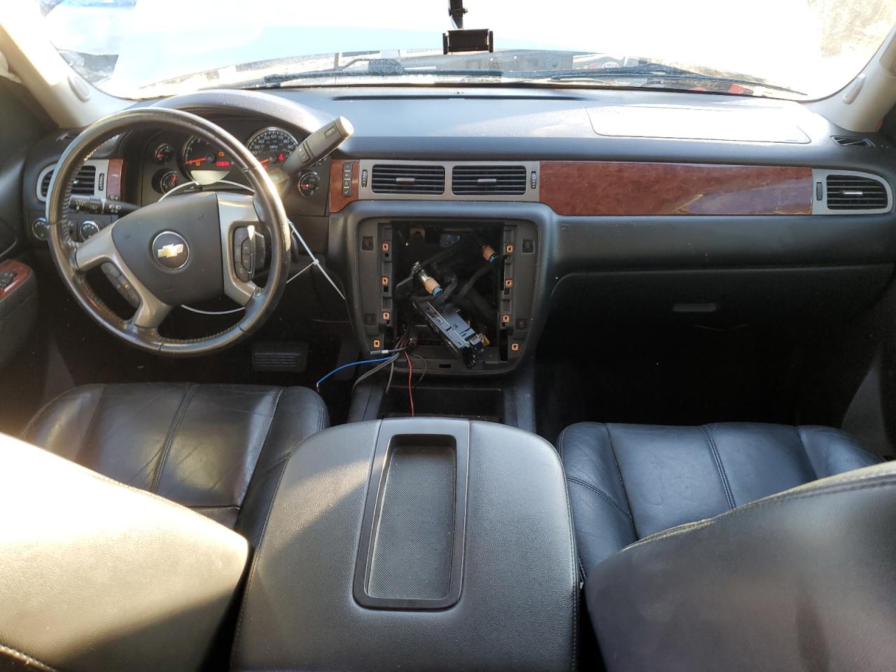 2014 Chevrolet Suburban VIN 1GNSKJE76ER208747 Copart auction photo, front end / minor dent/scratches damage thumbnail 8