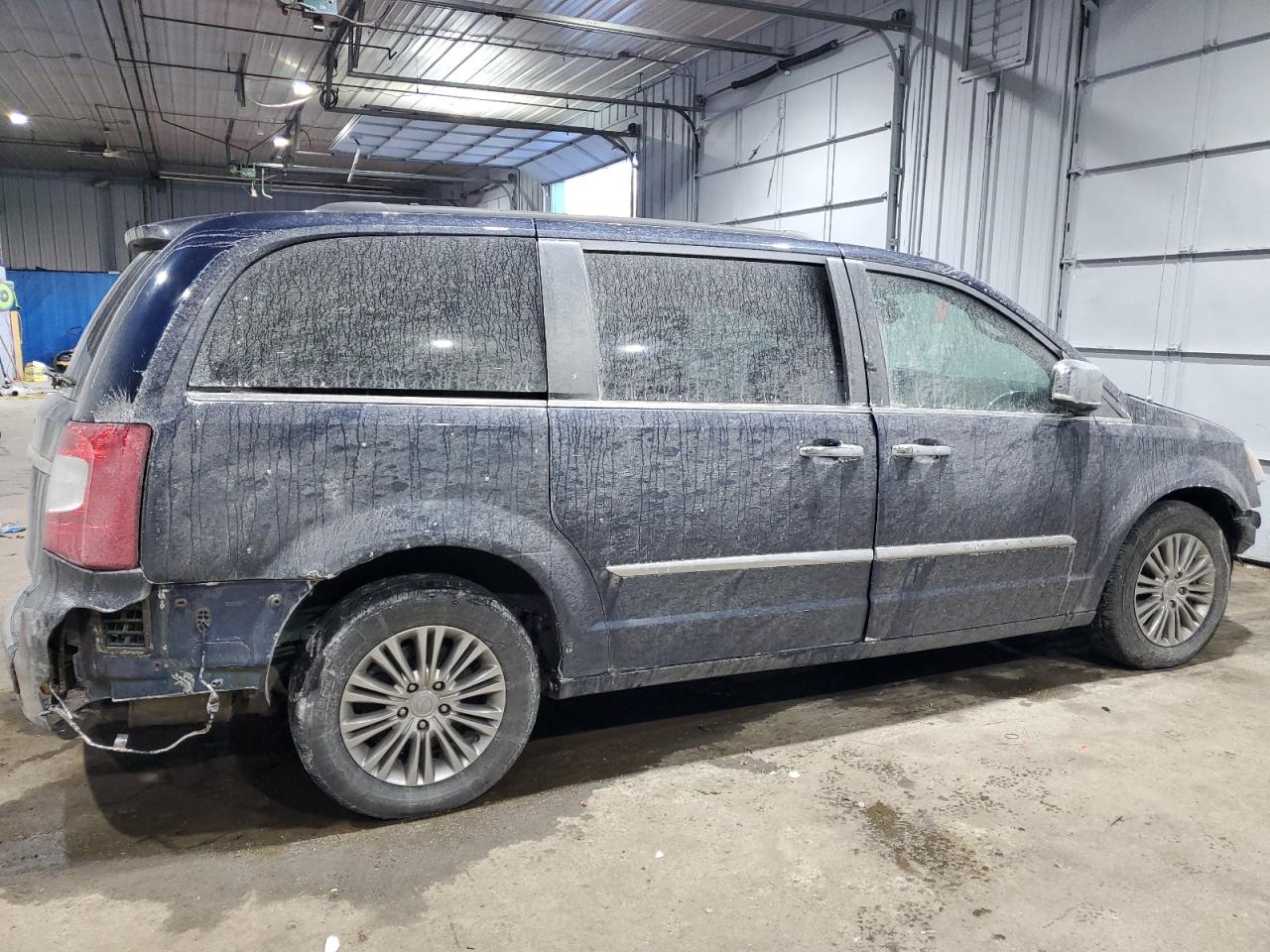 2014 Chrysler Town & Country VIN 2C4RC1CG8ER116136 Copart auction photo, front end damage thumbnail 3