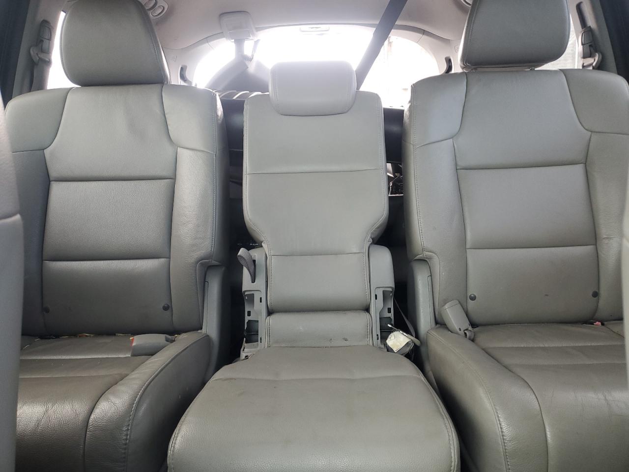 2016 Honda Odyssey VIN 5FNRL5H62GB165953 Copart auction photo, rear end / minor dent/scratches damage thumbnail 10