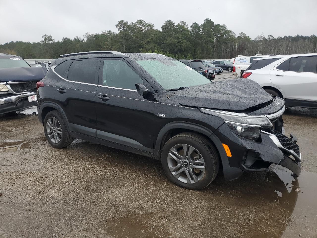 2021 KIA Seltos VIN KNDEUCAA7M7068845 Copart auction photo, front end damage thumbnail 4