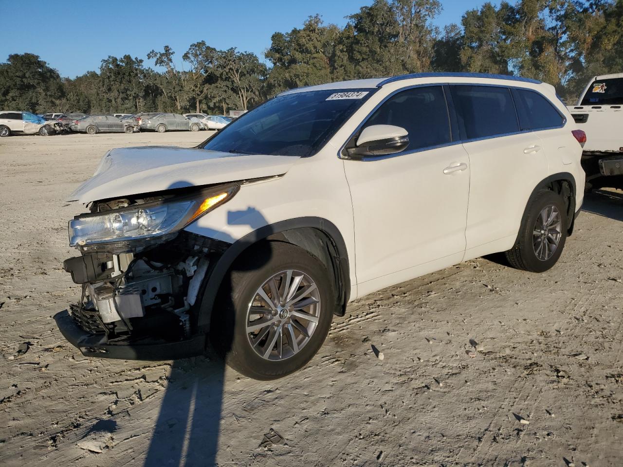 2017 Toyota Highlander VIN 5TDJZRFH8HS413885