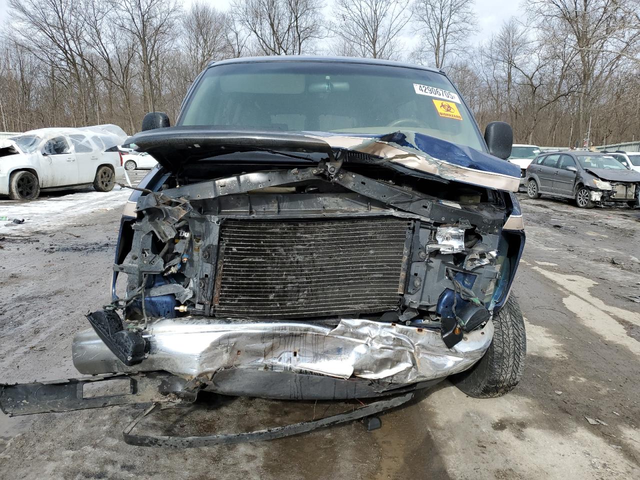 2001 Chevrolet Express VIN 1GBFG15R811214611 Copart auction photo, front end damage thumbnail 5