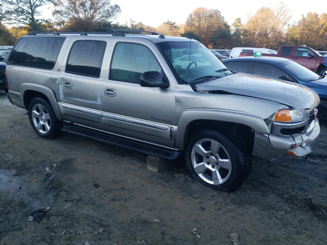 2003 GMC Yukon VIN 3GKFK16Z43G224294 Copart auction photo, front end / side damage thumbnail 4