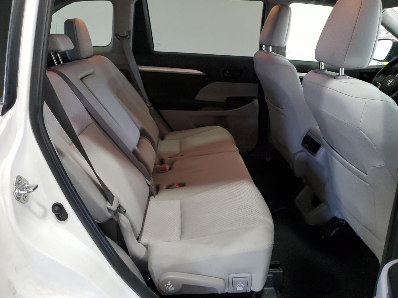 2019 Toyota Highlander VIN 5TDBZRFH7KS970282 Copart auction photo, front end damage thumbnail 12