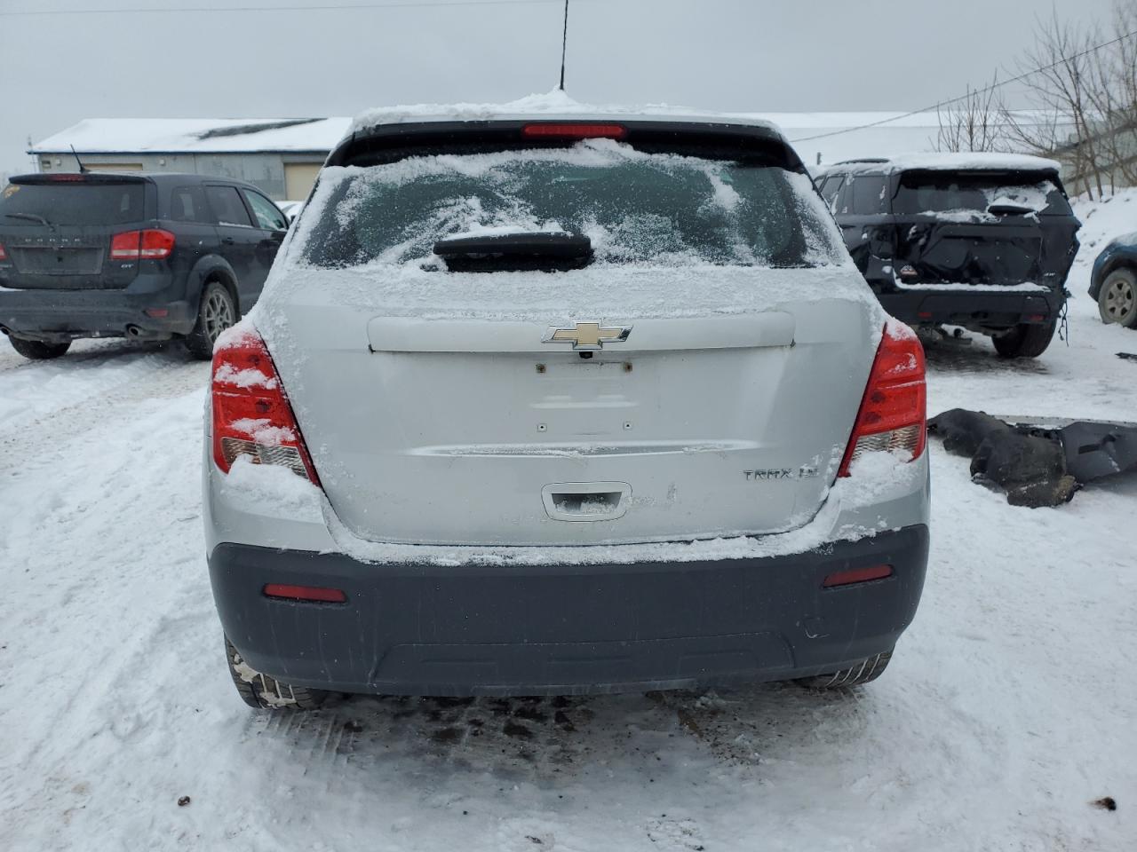 2016 Chevrolet Trax VIN 3GNCJKSB1GL263610 Copart auction photo, front end / minor dent/scratches damage thumbnail 6