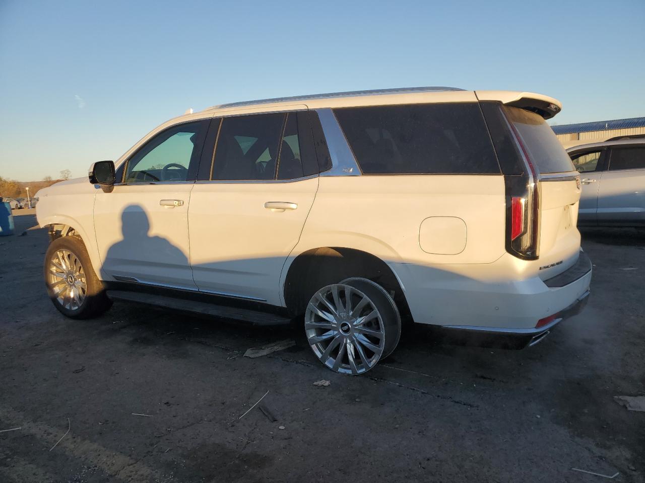 2021 Cadillac Escalade VIN 1GYS4BKL0MR370814 Copart auction photo, front end / side damage thumbnail 2