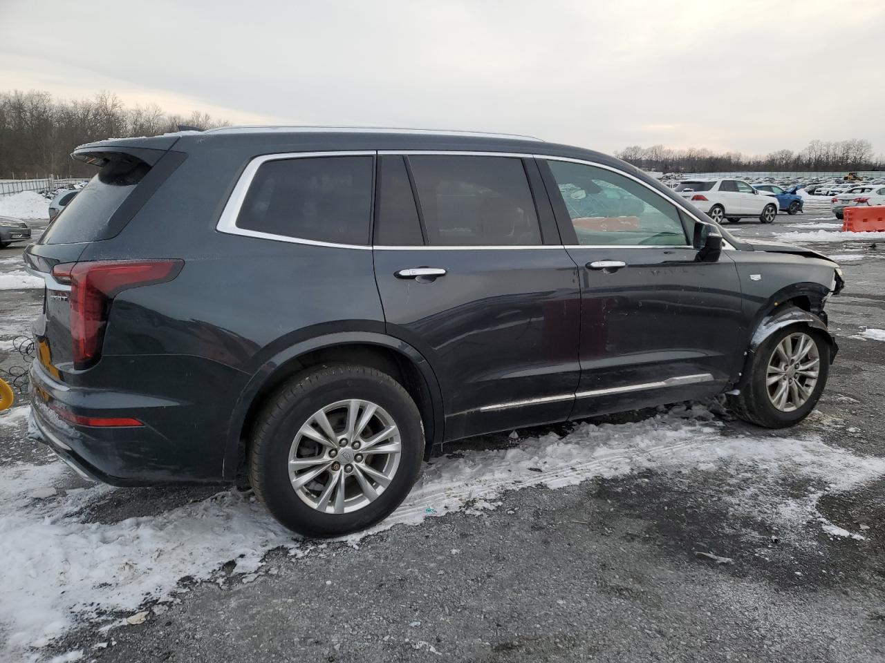 2022 Cadillac XT6 VIN 1GYKPBR48NZ103525 Copart auction photo, front end damage thumbnail 3
