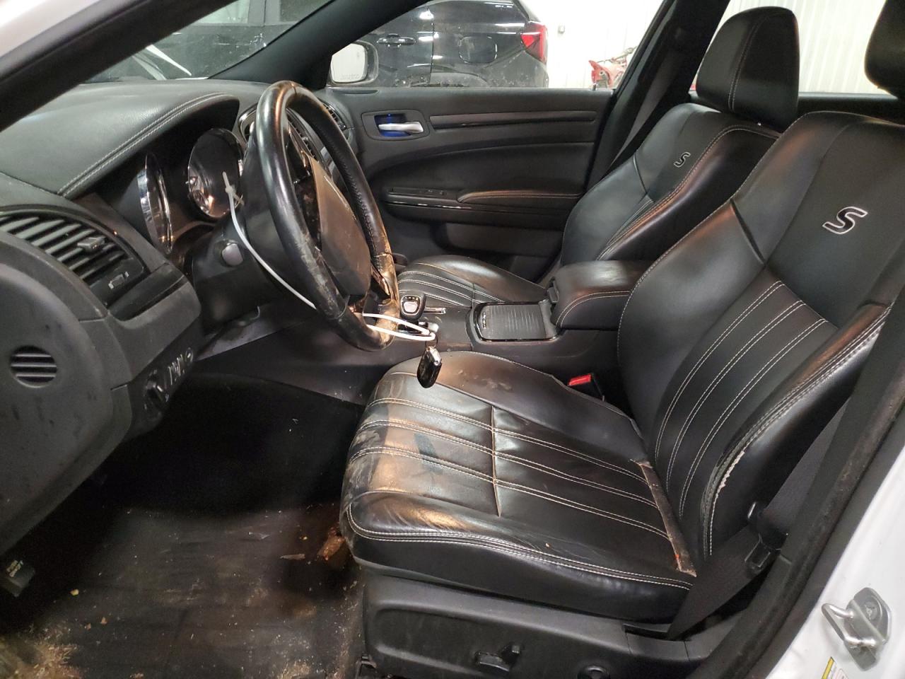 2014 Chrysler 300 VIN 2C3CCABGXEH373171 Copart auction photo, undercarriage damage thumbnail 7